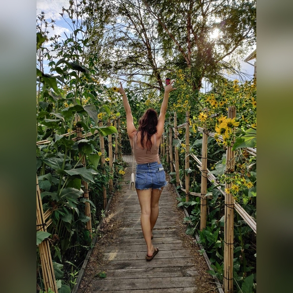 Meet your Posher, Sara - Picture 2 of 7